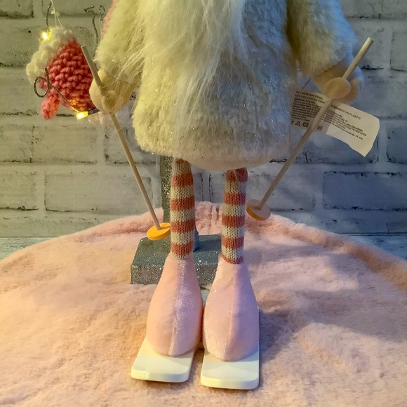 Gnome For The Holidays Pink Gnome On Skis - Picture 3 of 4
